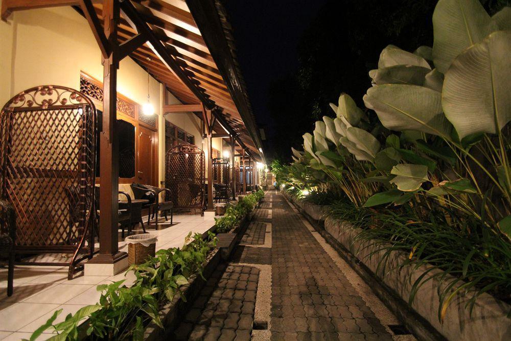 קוטה לומבוק Paradiso Beach Inn מראה חיצוני תמונה