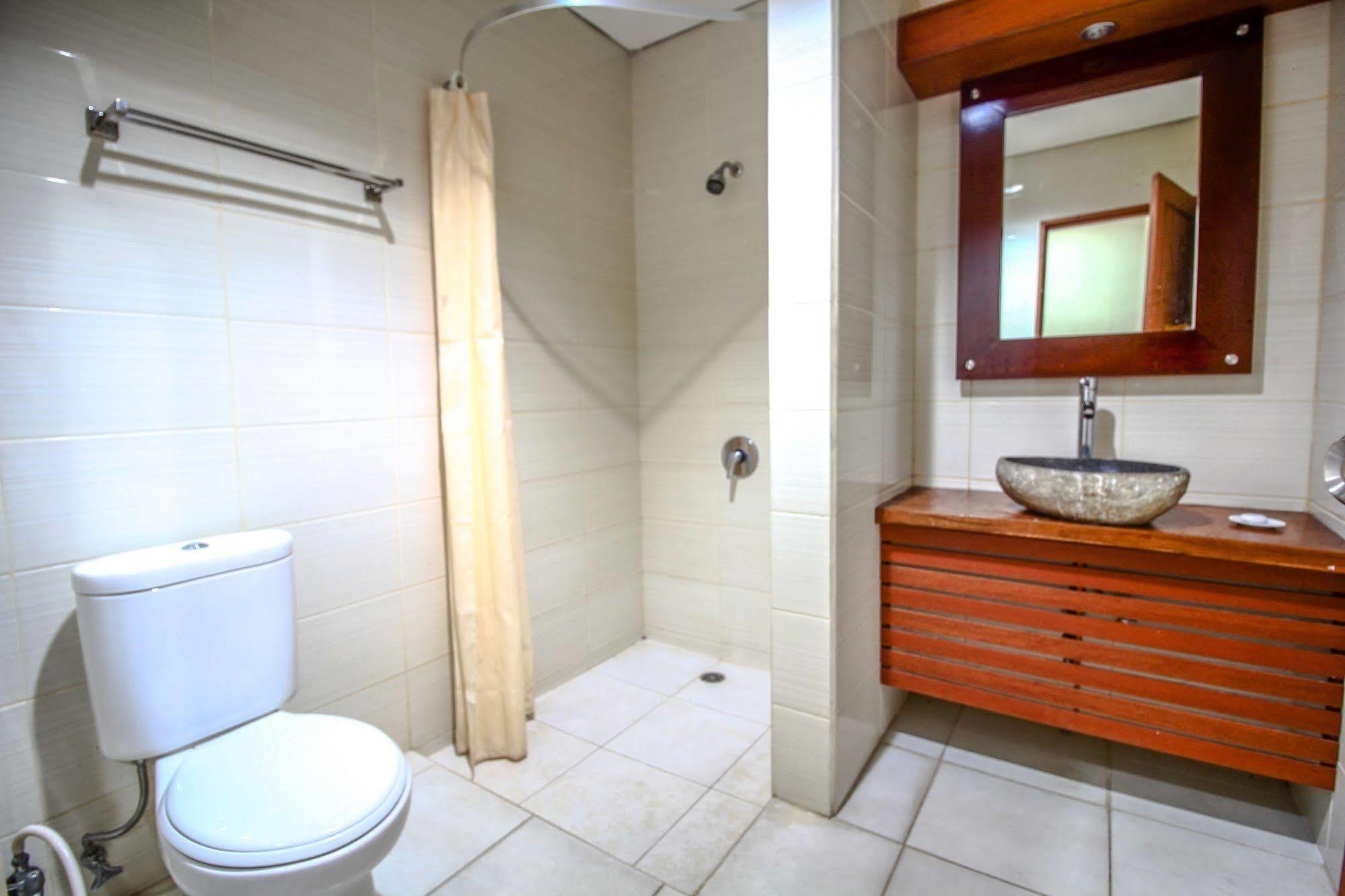 קוטה לומבוק Paradiso Beach Inn מראה חיצוני תמונה